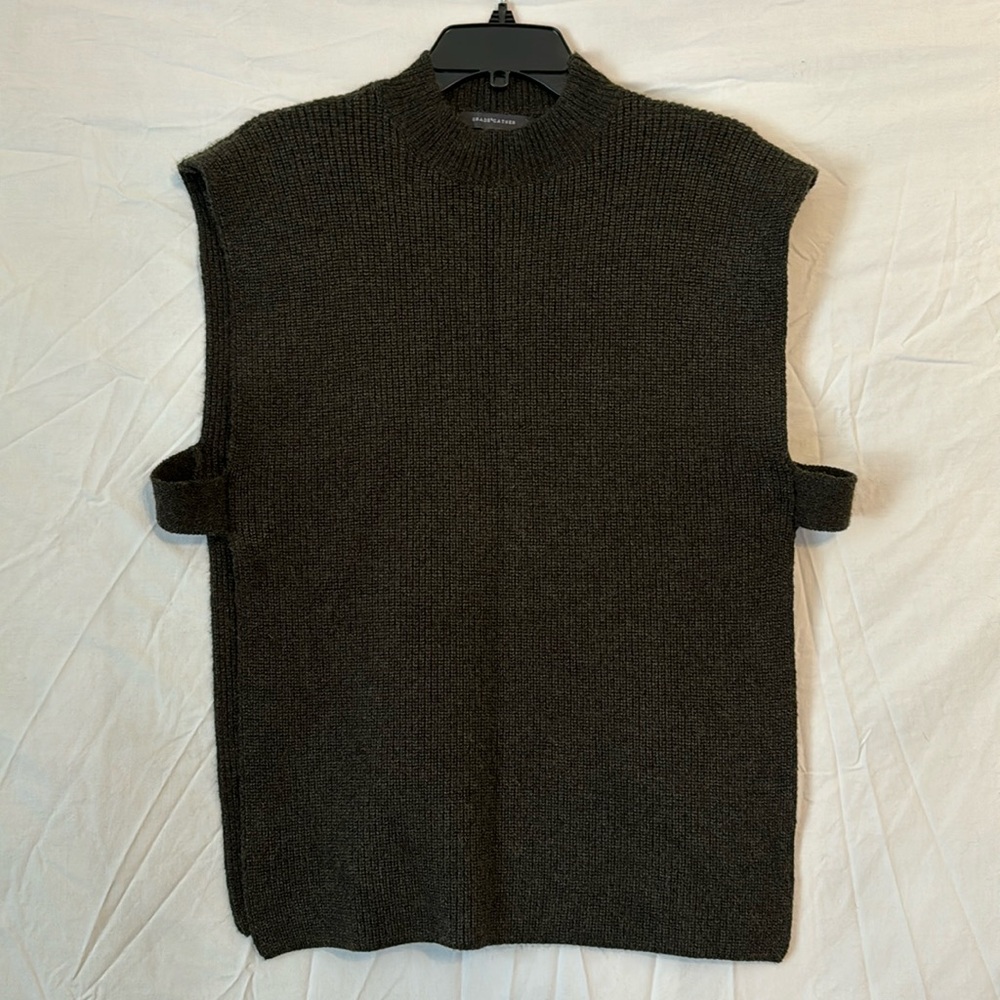 Grade & Gather Sleeveless Mockneck Split Hem